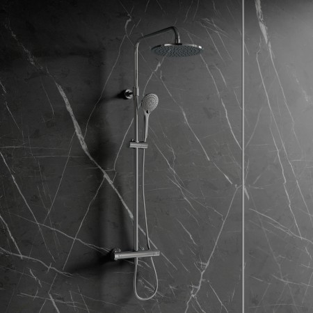 termostatyczny system prysznicowy natynkowy